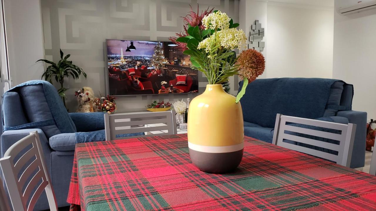 Stylish & Spacious Family Apartment Near Beach & Vibrant Historic Market อาลิกันเต ภายนอก รูปภาพ