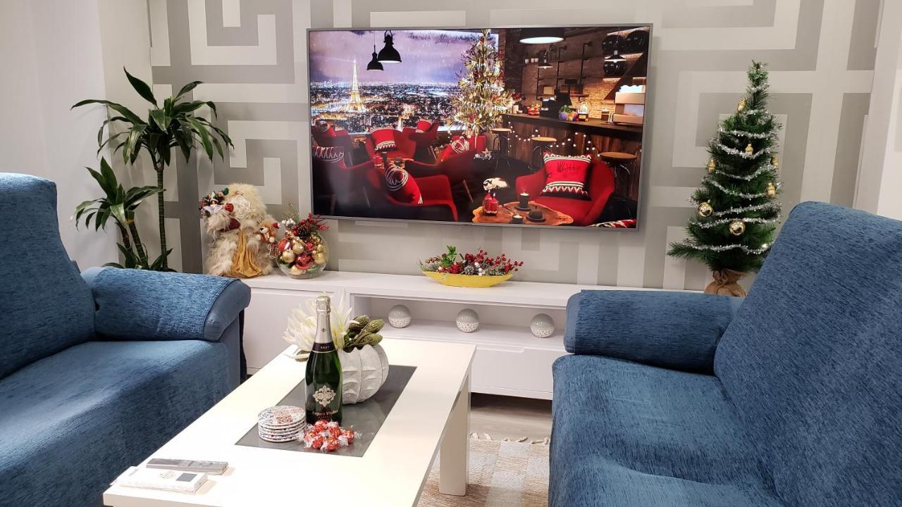Stylish & Spacious Family Apartment Near Beach & Vibrant Historic Market อาลิกันเต ภายนอก รูปภาพ